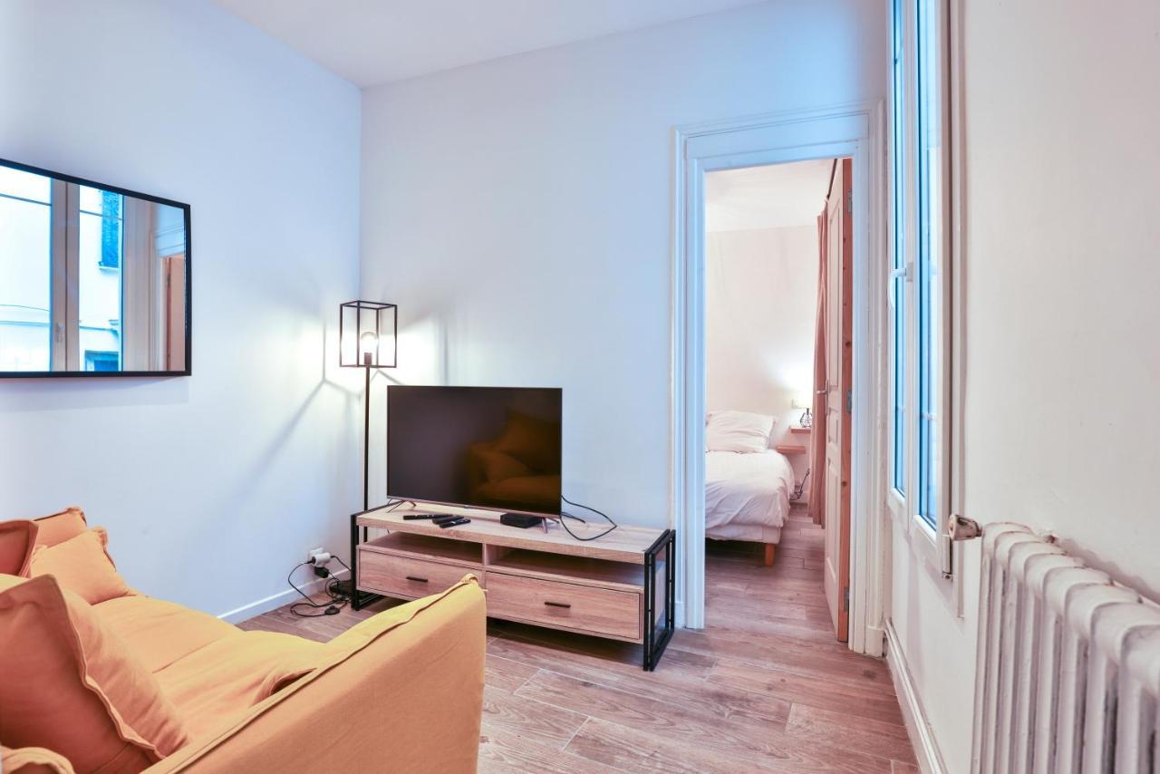 Fully Equipped, Ac & Central As Can Be Appartement